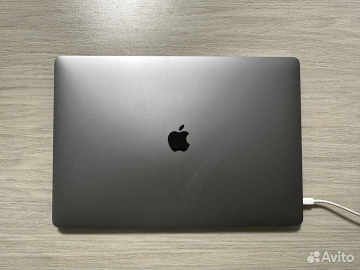 MacBook pro 16