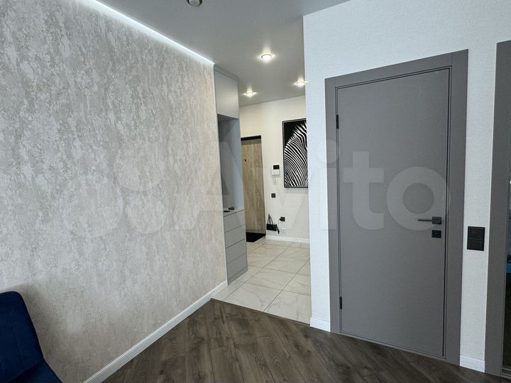 2-к. квартира, 74 м², 4/17 эт.