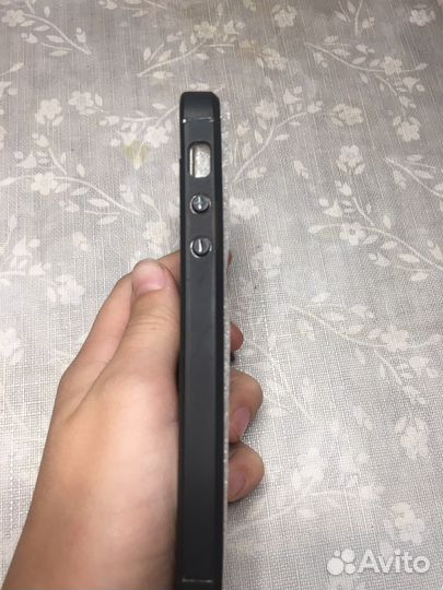 Чехол для iPhone 5s в хорошем состояние