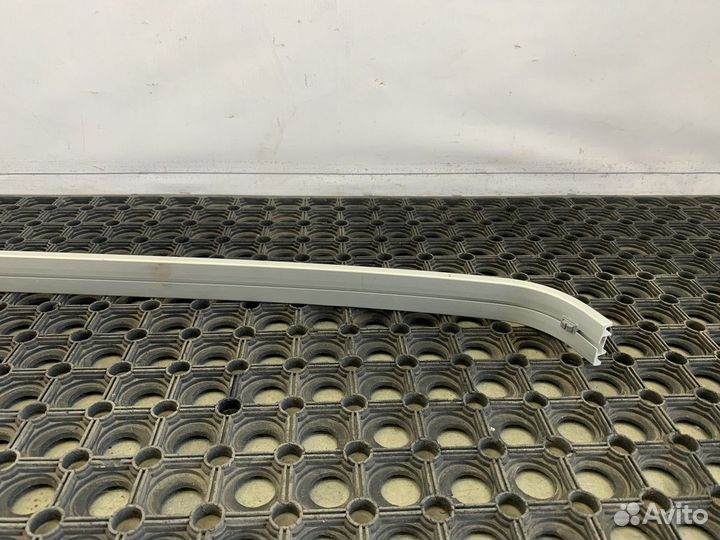 Направляющая шторки спальника Man TGX