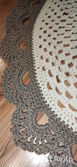 Коврик вязаный