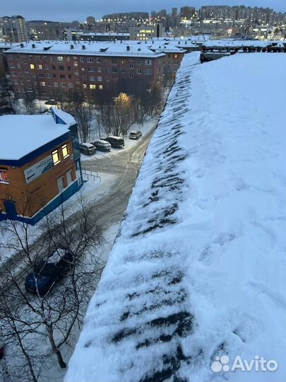 Чистка крыш от снега