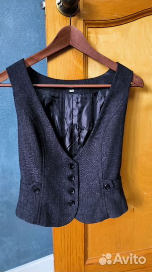 Костюм женский тройка 44-46 размер (36)