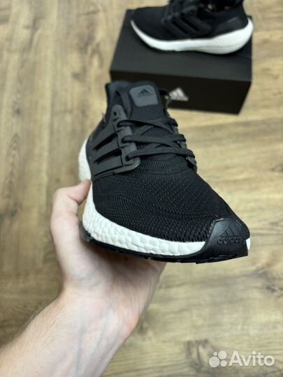 Беговые кроссовки adidas ultraboost