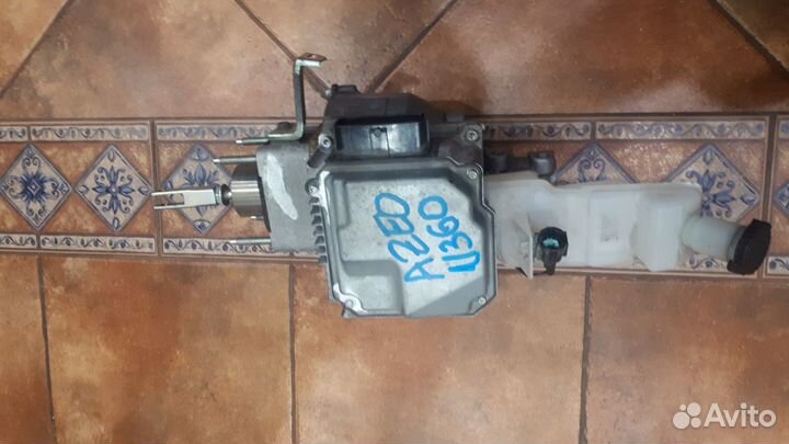 Цилиндр тормозной главный Nissan Leaf, 2014год