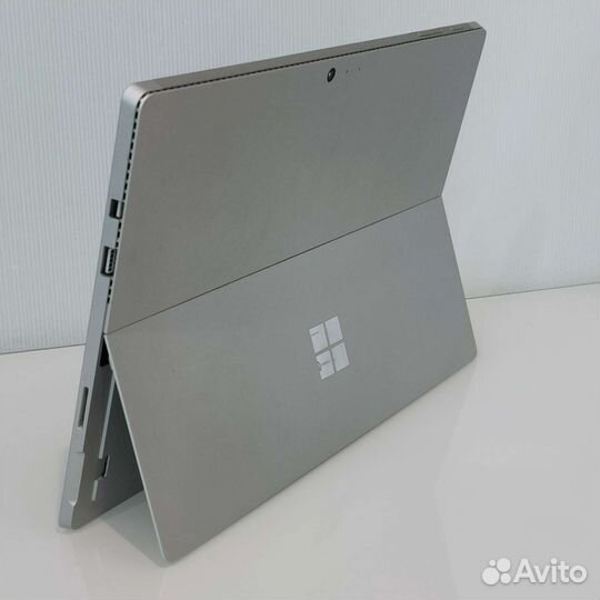 Microsoft Surface Pro 4, Intel m3, 4 озу, 128 SSD