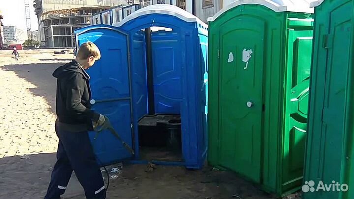 Новые туалетные кабины из качественного пластика