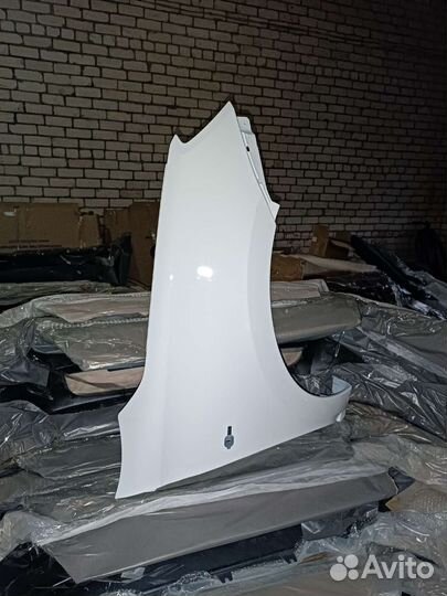 Крыло правое granta белый (белое облако)