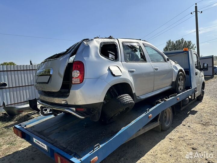 Renault Duster 1.6 МТ, 2012, битый, 165 000 км