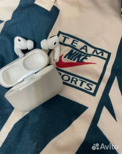 Беспроводные наушники apple airpods, новые