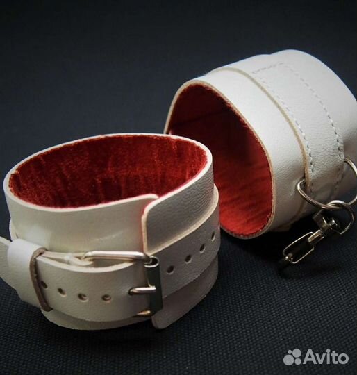 Кожаные наручники