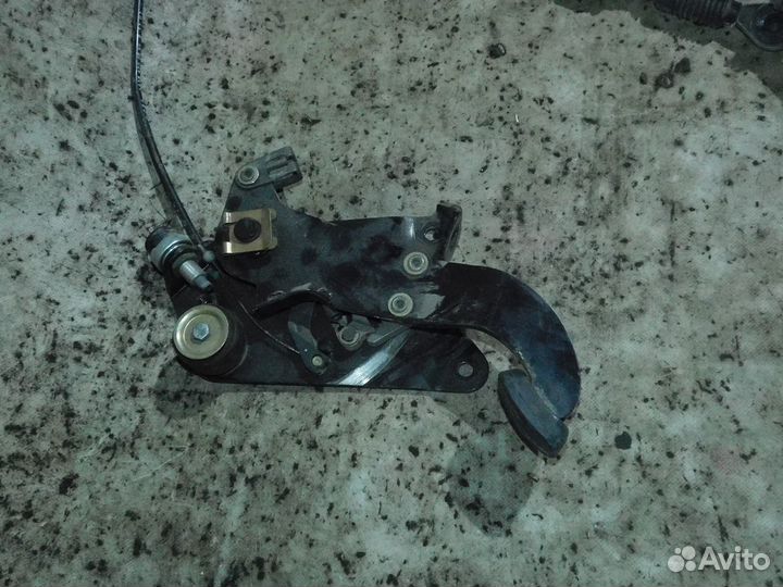 Педаль ручника мерседес вито 638