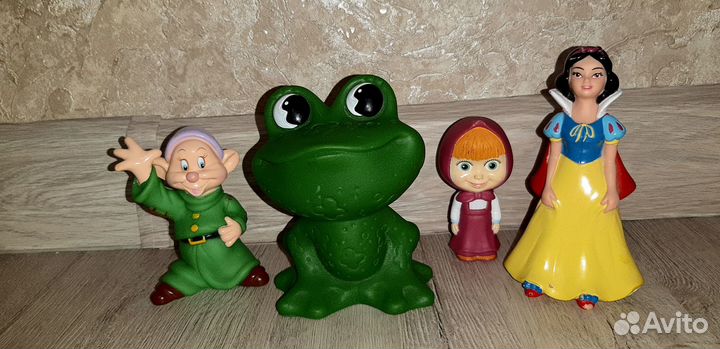 Продаю набор резиновых мягких игрушек