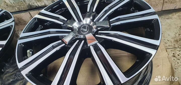 Комплект оригинал на Lexus LX570 R21