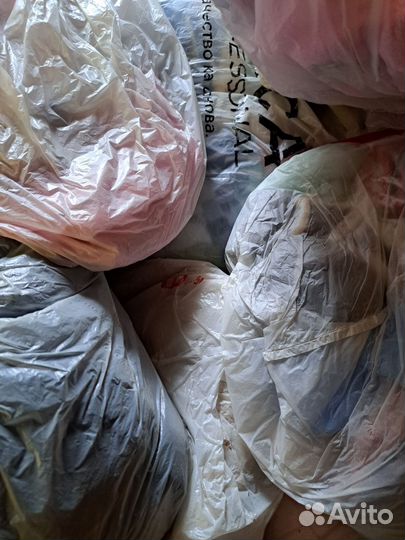 Большая коробка детских вещей