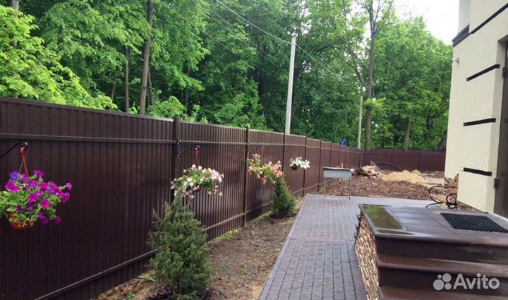 Забор из профлиста работа по договору быстро