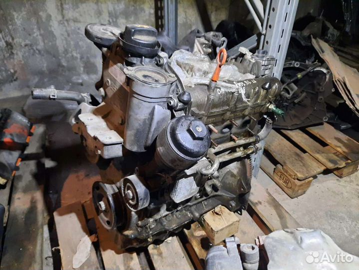 Двигатель volkswagen passat B6 BLF 1.6 бензин 2006