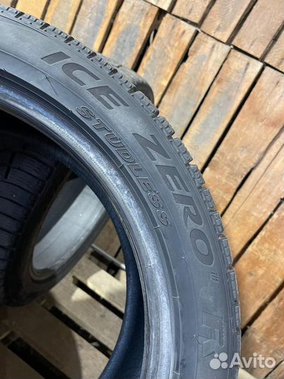 Pirelli Ice Zero FR 245/45 R19 102H