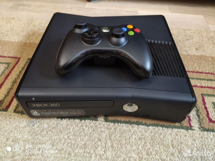 Xbox 360 Slim прошит 85 игр (Freeboot)