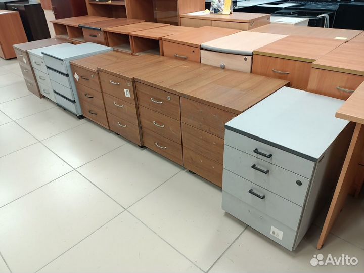 Тумбы подкатные Б.У