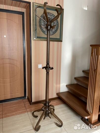 Винтажная вешалка напольная