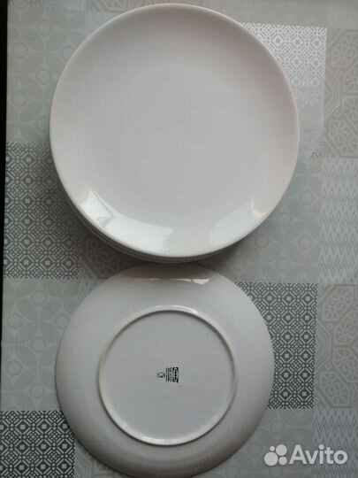 Белые тарелки Икеа 27 см 11 шт