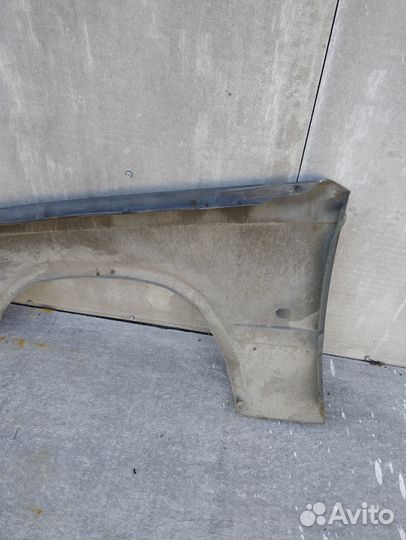 Крыло правое vоlvo 760 вольво 760 740 940