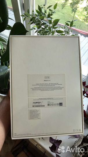 Коробка от apple iPad wi-fi 32gb