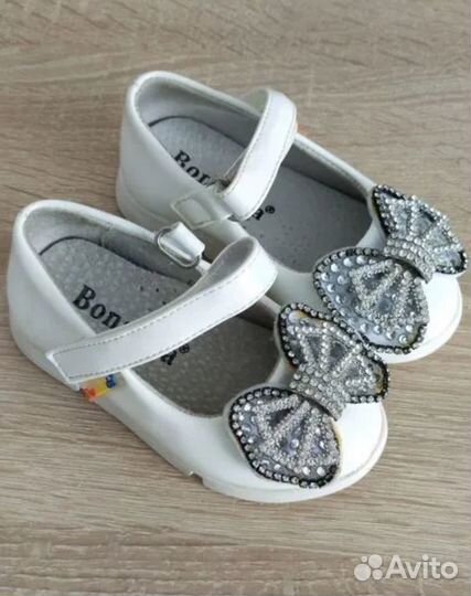 Продам туфли для девочки