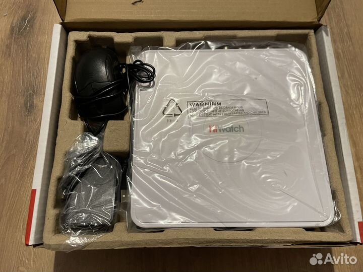 Видеорегистратор HiWatch DS-H108G