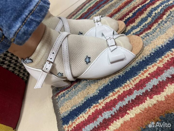 Сандалии для девочки