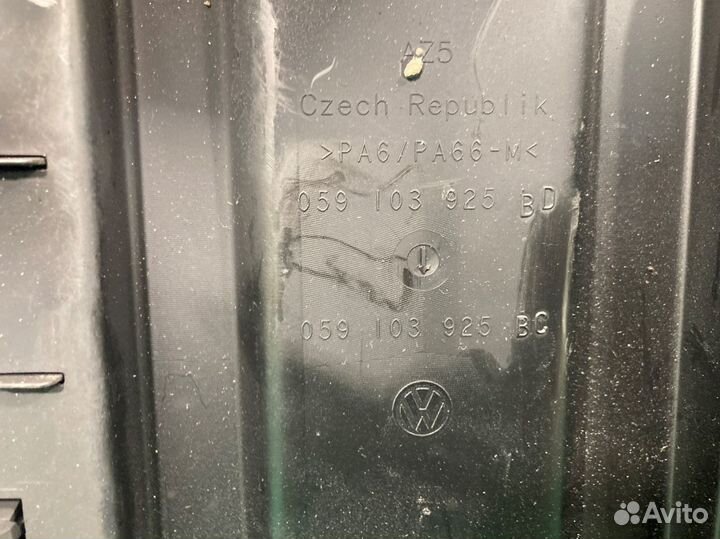 Крышка двигателя Volkswagen Touareg 7L6 7L7 7LA GP