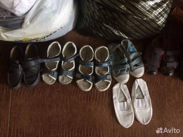 Продам детские вещи и обувь