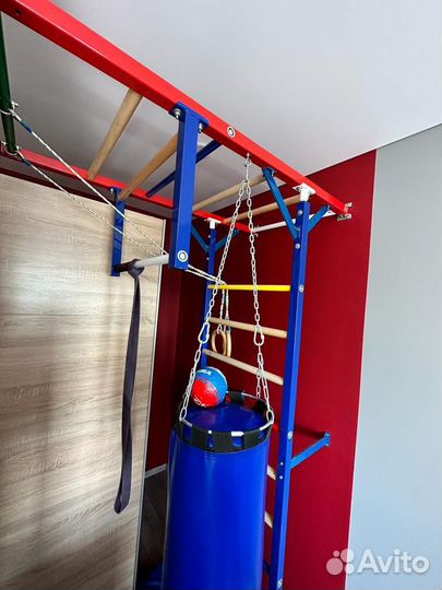 Шведская стенка с турником