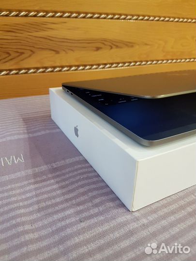 Macbook Pro 13 2019 i7/16/512