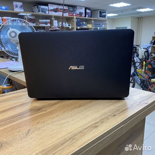 Ноутбук asus / i3 / GeForce 820M / 4GB