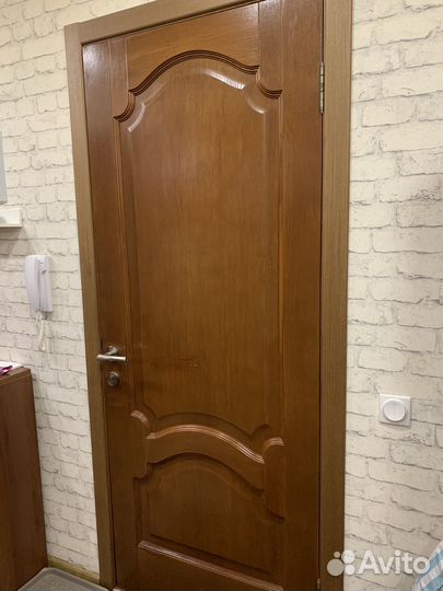 Дверь входная деревянная с коробкой бу