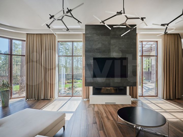 Коттедж 345 м² на участке 20 сот.