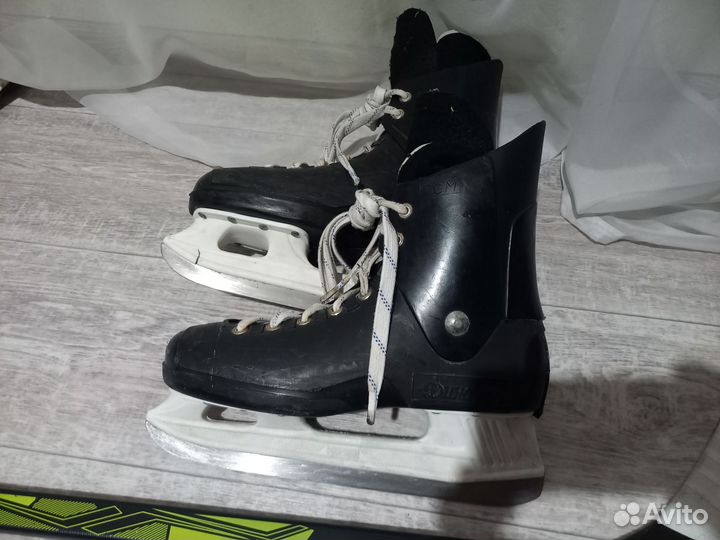 Коньки хоккейные 42 размер