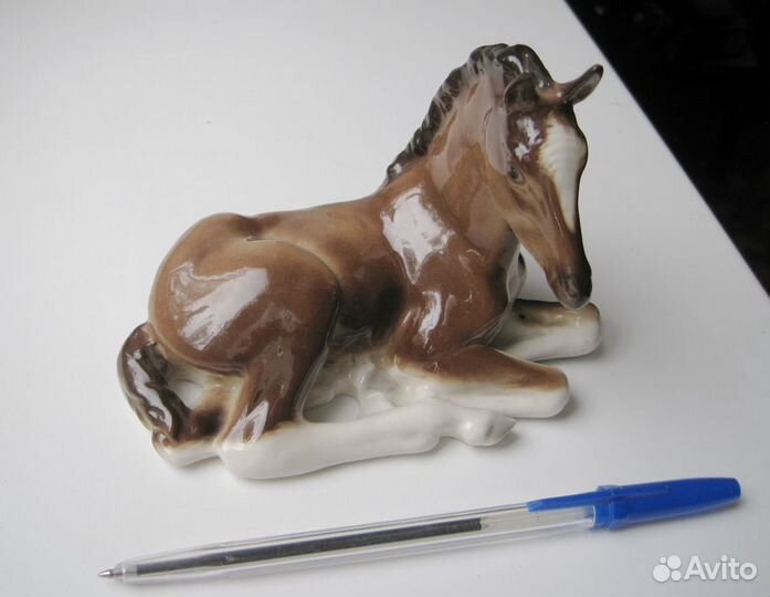Жеребёнок - фарфоровая статуэтка