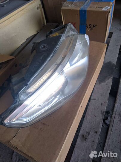Фара правая vw passat cc