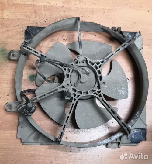 Вентилятор охлаждения Mazda 626 2.0 Carisma 1.8