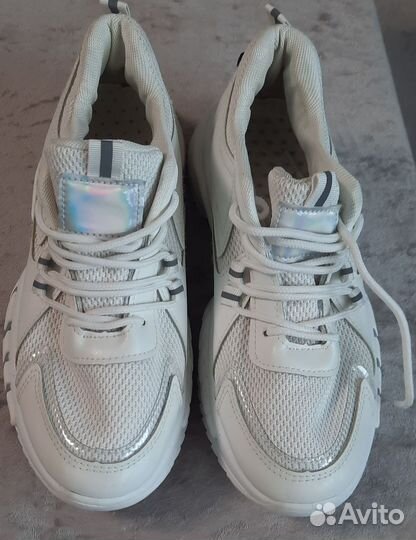 Кроссовки женские 37 размер бу