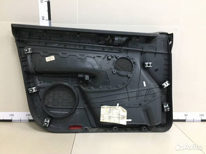 Обшивка двери передней правой Volkswagen Jetta 1K