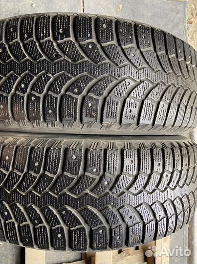 Bridgestone Blizzak Spike-01 225/65 R17