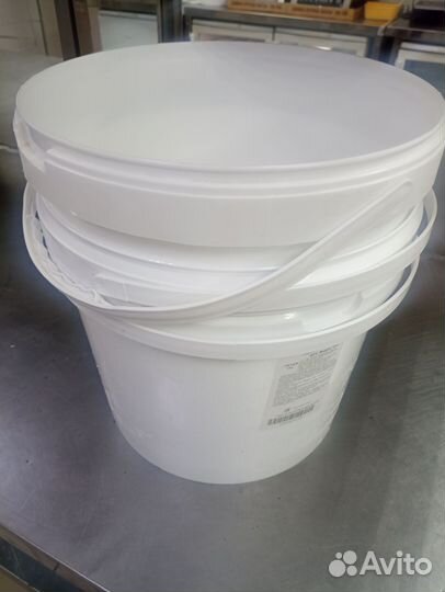 Ведро пластиковое с крышкой