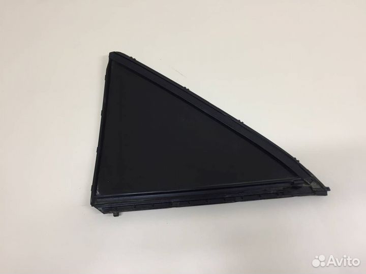 Стекло двери задней правой форточка Toyota Camry V