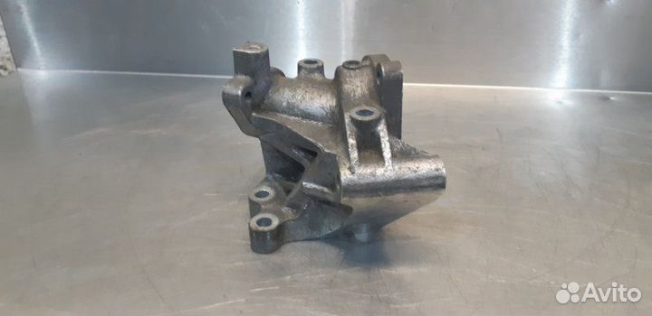 Корпус помпы Nissan X-Trail T30 QR20DE 2006