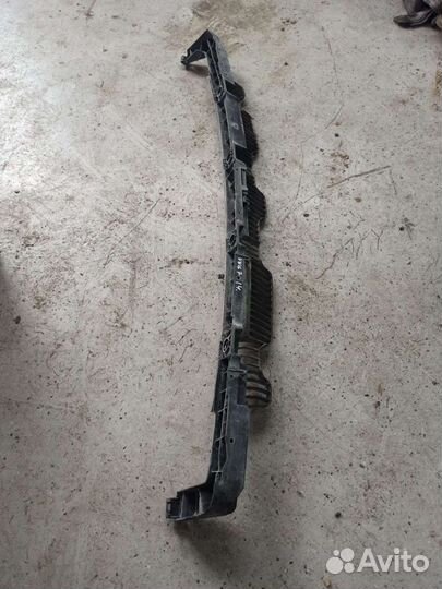 Кронштейн заднего бампера VW Golf 7