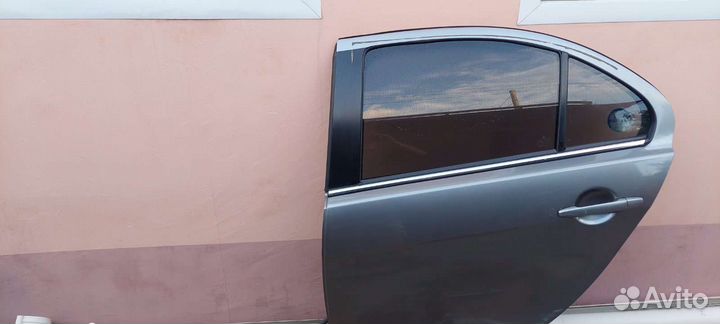 Дверь левая задняя